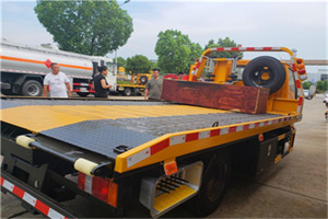 川沙新镇附近拖车电话号码服务